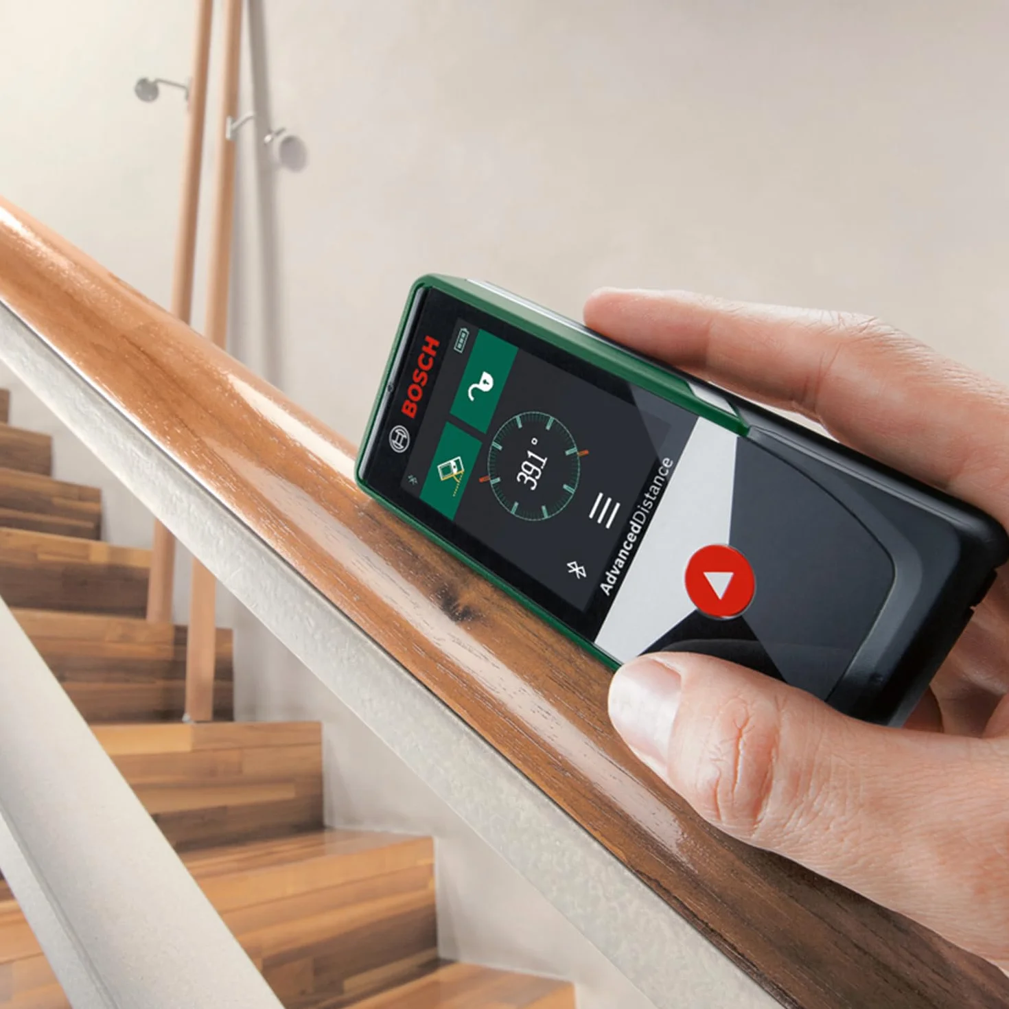 Bosch AdvancedDistance 50C distanziometro laser (misura distanze con precisione fino a 50 m, display touch, funzioni di misurazione con assistenza integrata, in cartone)